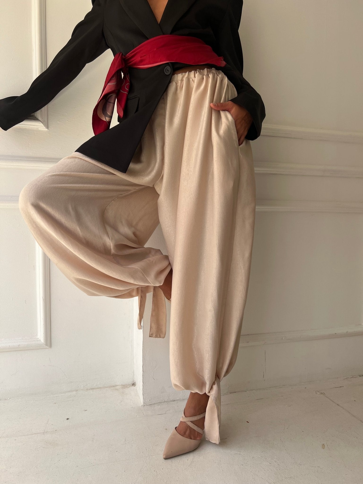 Beige Satin Balloon Pants – Mii
