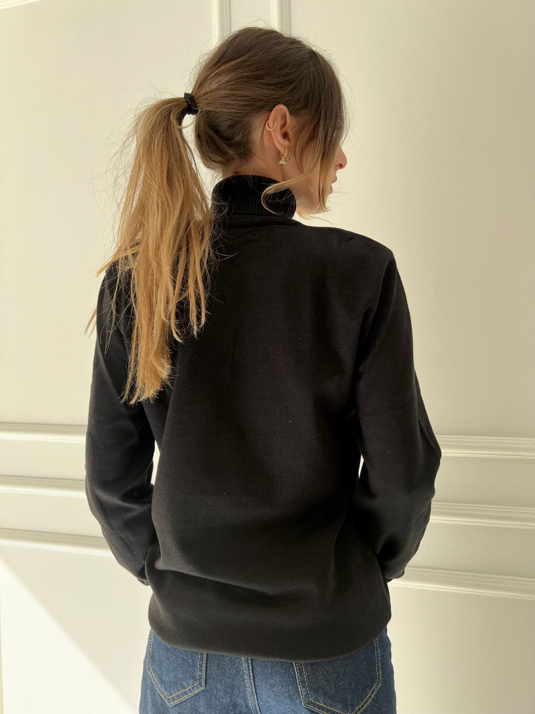 Black Basic Fit Pullover - Mii