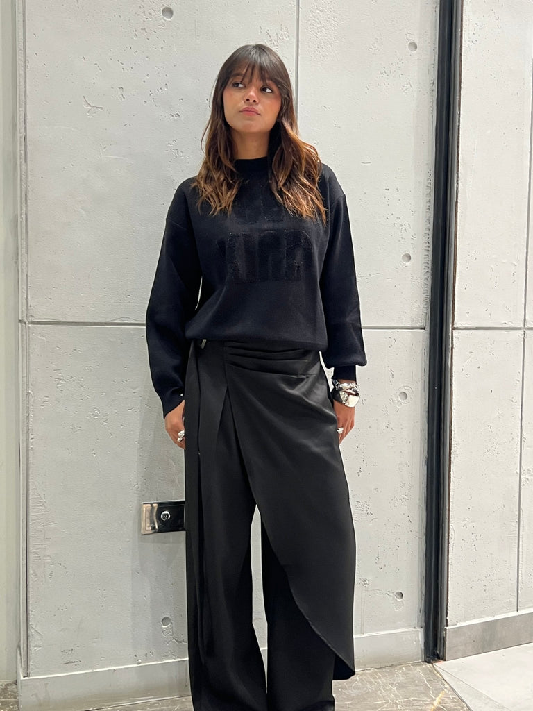 Black “Be Kind” Pullover - Mii