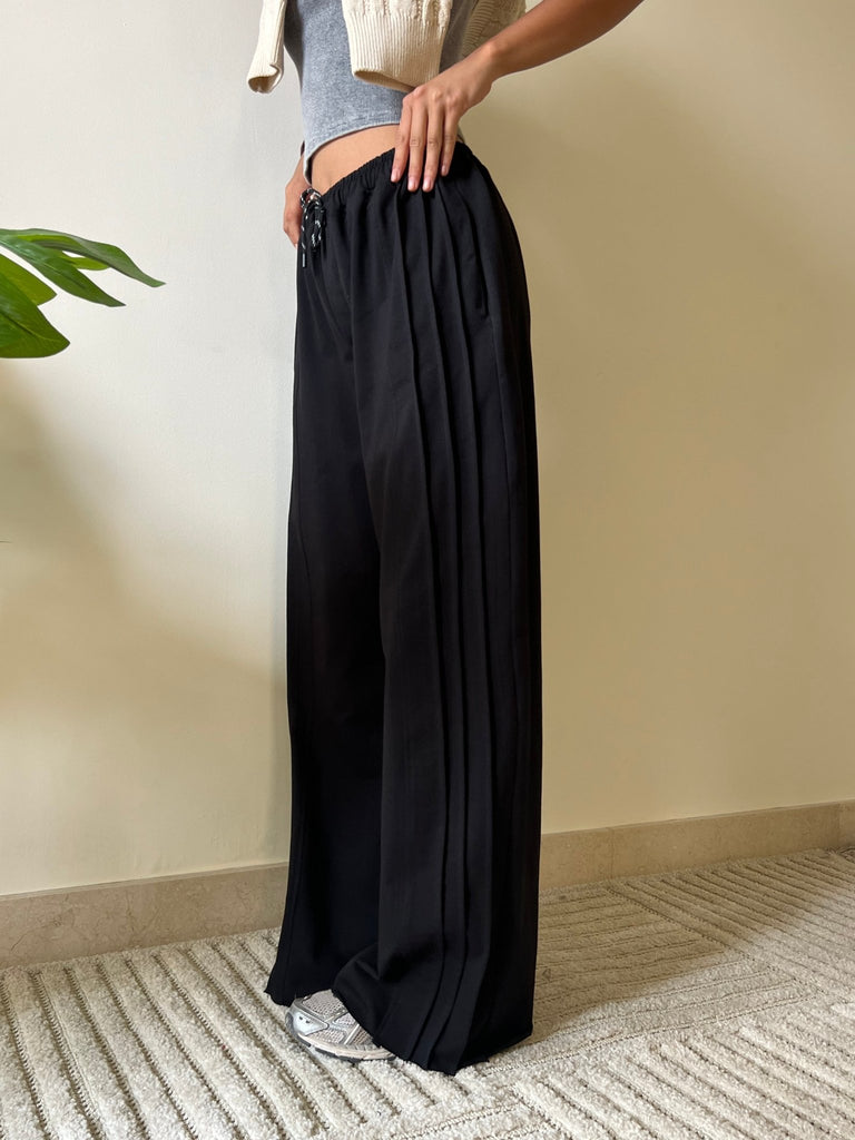 Black Pleated Sweatpants - Mii