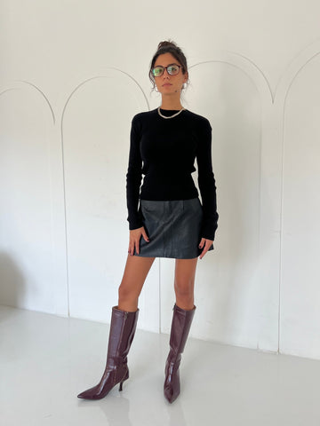 Black Round Basic Top - Mii