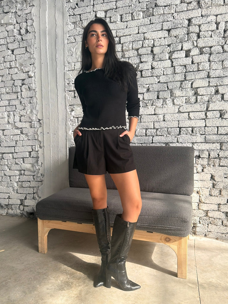 Black X White Gathered Knit Basic Top - Mii