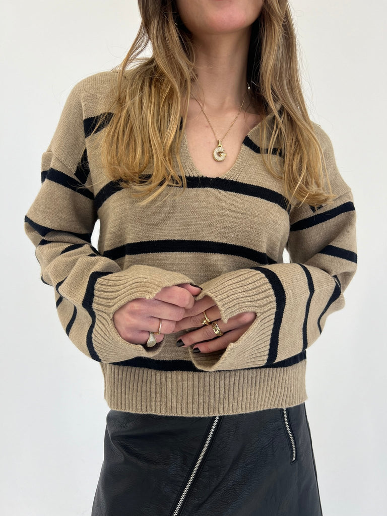 CafexBlack Striped Pullover - Mii