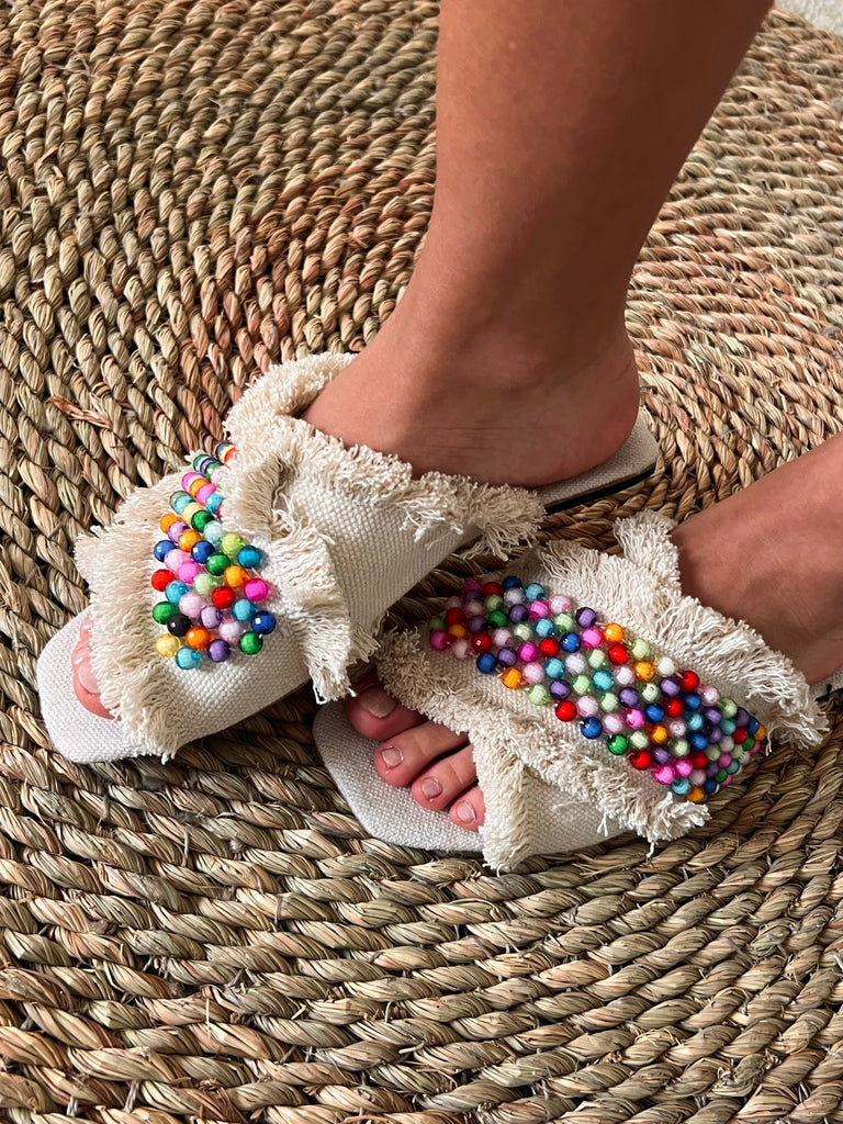 Colorful Pearls Fringe Slippers - Mii
