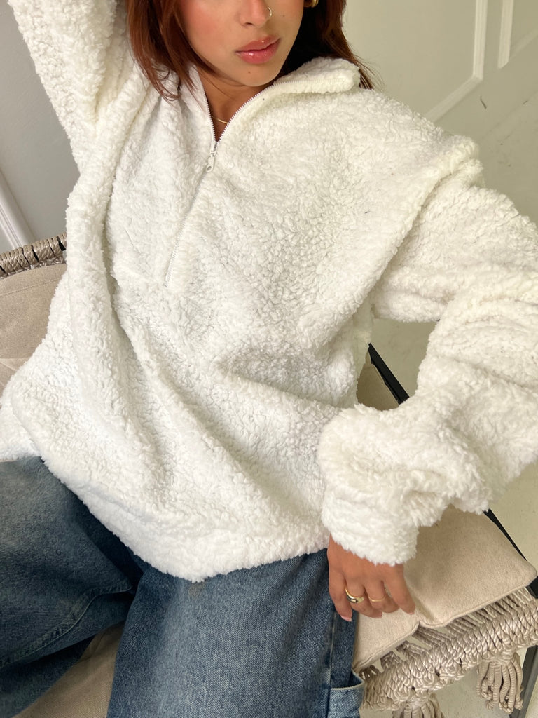 White Teddy Sweatshirt - Mii