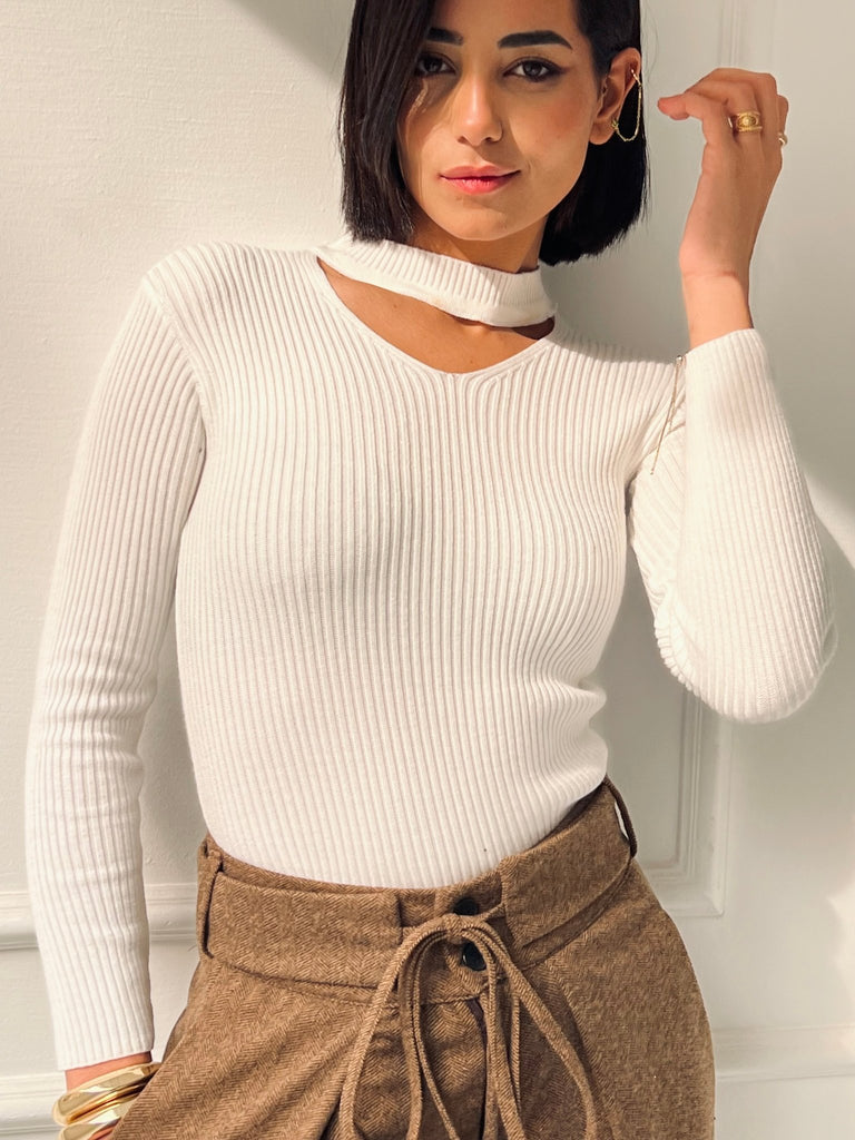 White V Front Cut Ribbed Knit Basic - Mii